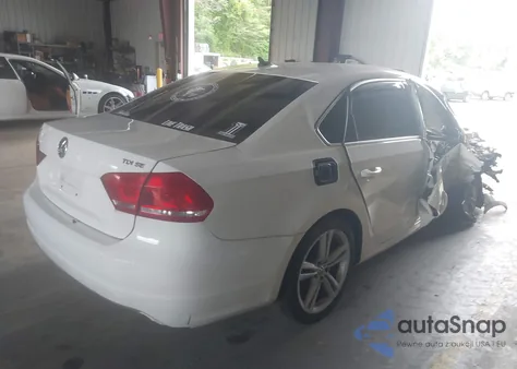 2014 Volkswagen Passat 2.0L Tdi Se из США, поврежденный, VIN 1VWBN7A32EC075295